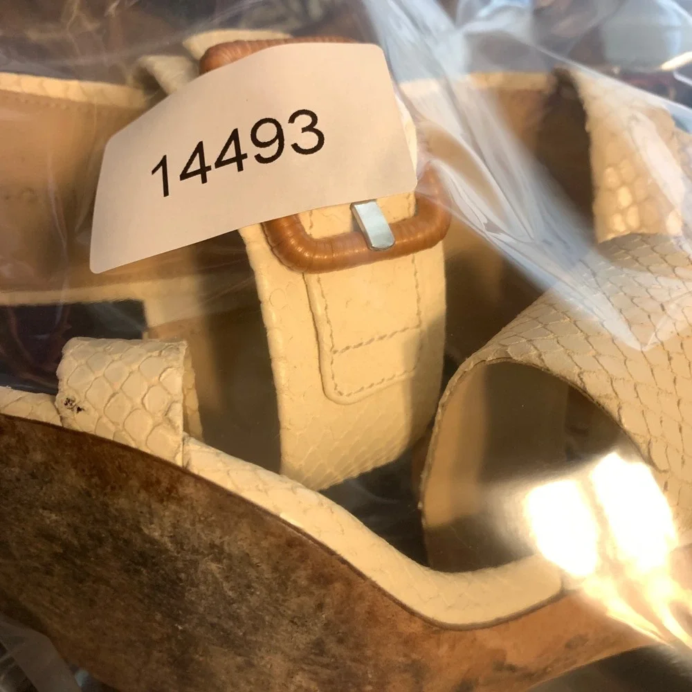 Veronica Beard Heel Mules Womens 7M White Snakeskin Embossed Buckle Block Sandal